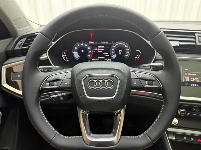 Audi Q3 — Фото автомобиля 6