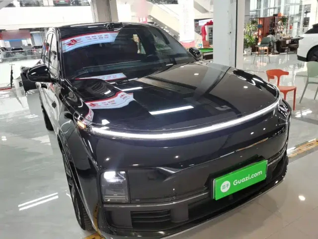 Li Auto L8 — Фото автомобиля 2