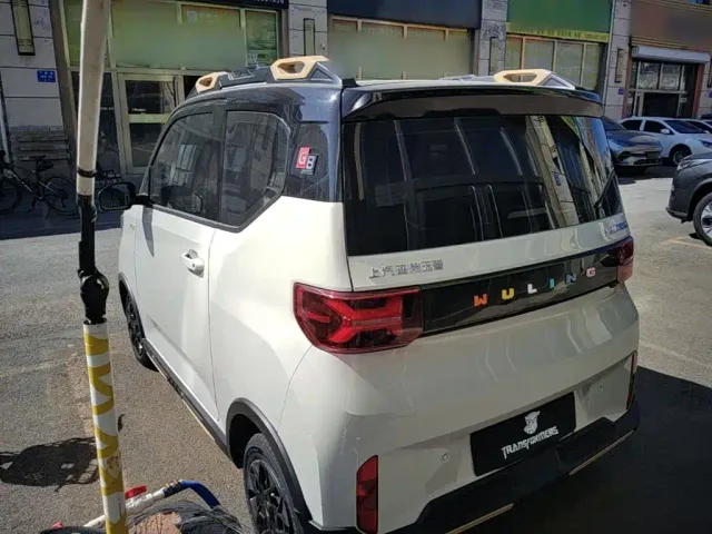 Wuling Hongguang Mini EV — Фото автомобиля 4
