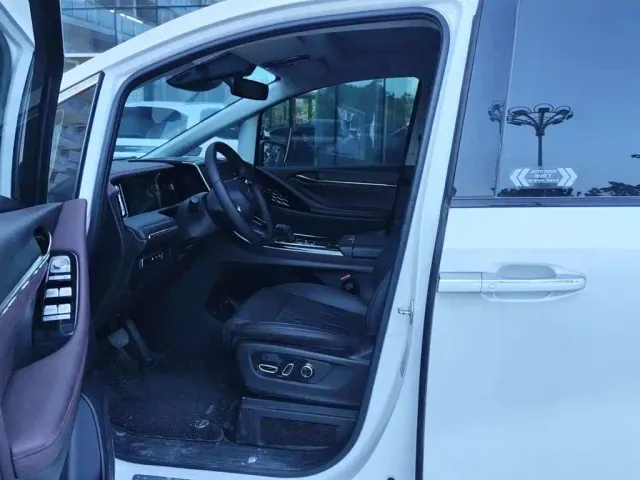 GAC Trumpchi M8 — Фото автомобиля 4