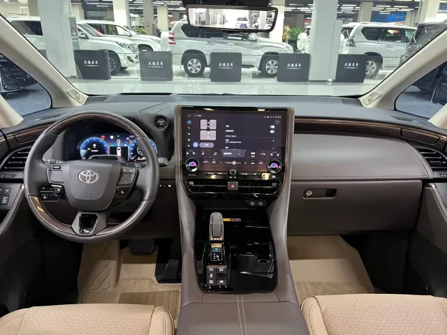 Toyota Alphard — Фото автомобиля 17