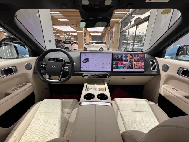 Li Auto L8 — Фото автомобиля 20