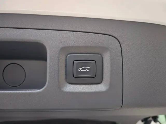 Buick Buick GL8 2026 Luzun Premium Edition — Фото автомобиля 21