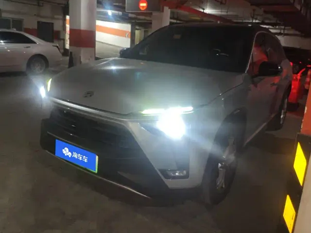 Фотография автомобиля — Nio ES8