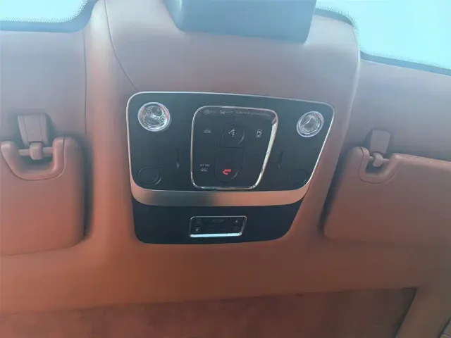 Bentley Flying Spur — Фото автомобиля 19