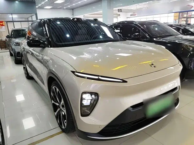 Nio ES8 — Фото автомобиля 3