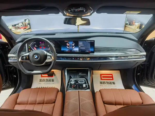 BMW 7 Series — Фото автомобиля 10