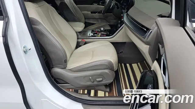Kia Canival — Фото автомобиля 11
