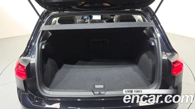 Volkswagen Golf Golf 8 поколение 2.0 TDI Prestige — Фото автомобиля 5