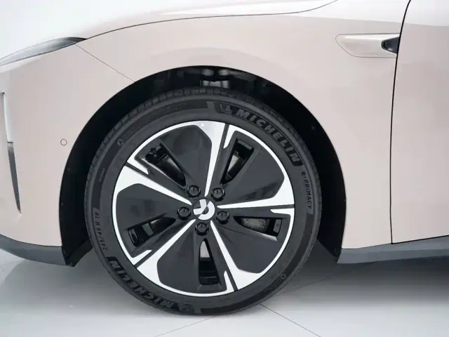 Nio ET5 Touring — Фото автомобиля 25