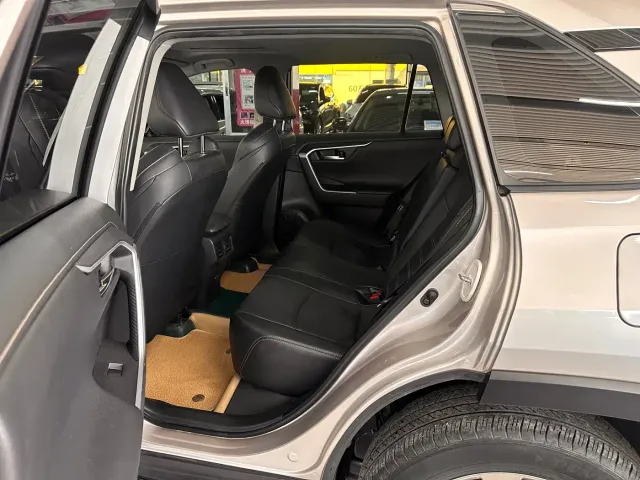 Toyota Wildlander — Фото автомобиля 11