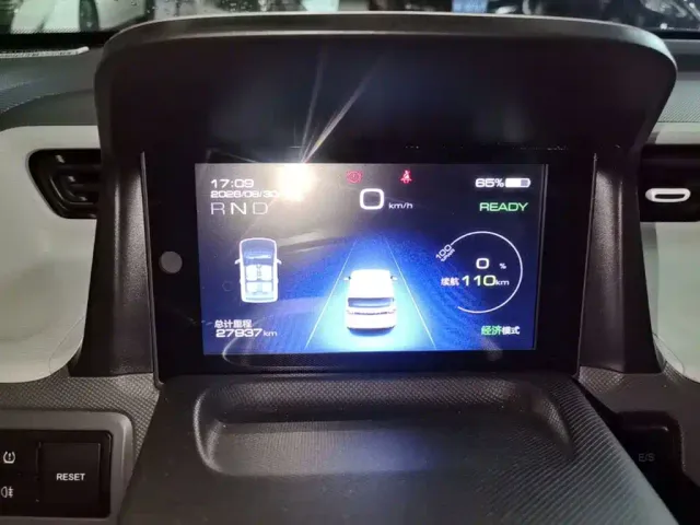 Wuling Hongguang Mini EV — Фото автомобиля 11