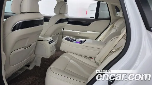 Genesis G90 Бензин 3.5 турбо AWD — Фото автомобиля 18