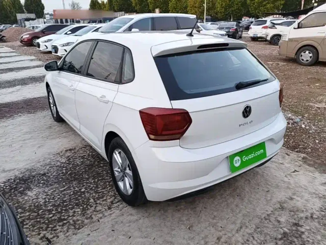 Volkswagen Polo — Фото автомобиля 4