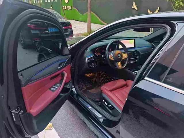 BMW 5 Series — Фото автомобиля 5