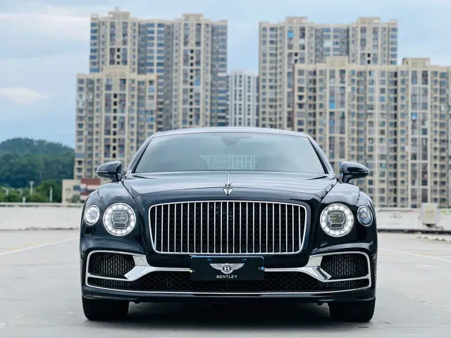Bentley Flying Spur — Фото автомобиля 2
