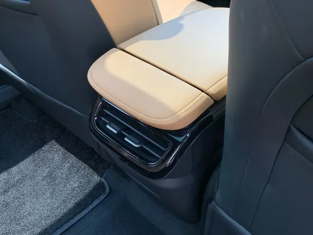 Geely Galaxy L7 — Фото автомобиля 29