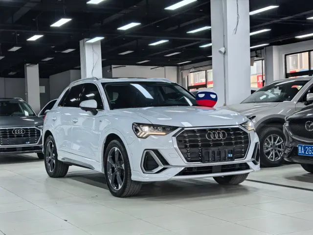 Audi Q3 — Фото автомобиля 3