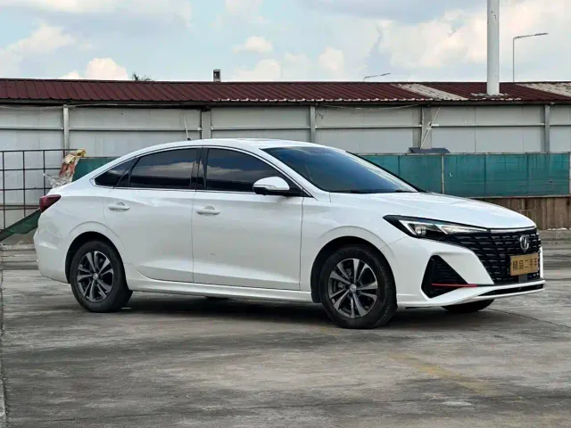 Changan Eado — Фото автомобиля 3