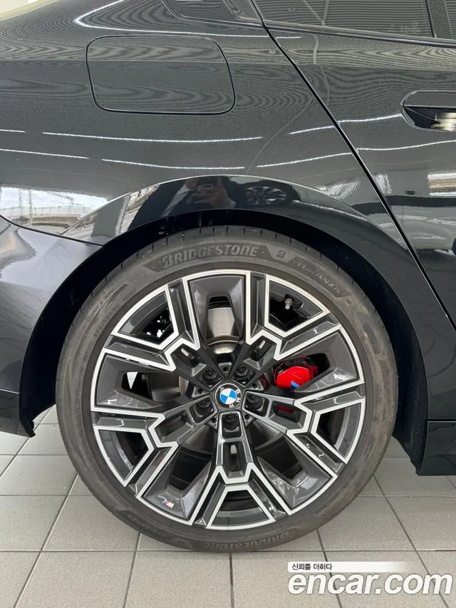 BMW 5 Series G60 — Фото автомобиля 6