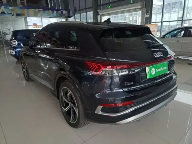Audi Audi Q4 e-tron 2023 40 e-tron Innovation Edition — Фото автомобиля 4