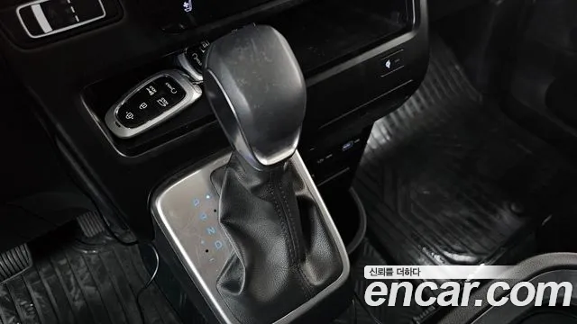Hyundai Staria Staria Карго 5 мест — Фото автомобиля 9