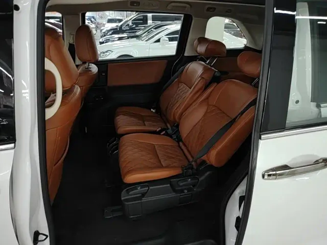 Honda Odyssey 2024 2.0L e:HEV Sharp·Comfort Edition — Фото автомобиля 16