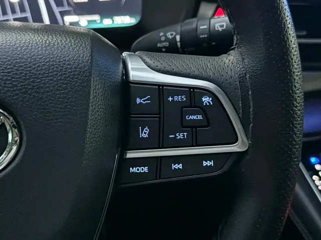 Toyota Sienna — Фото автомобиля 19