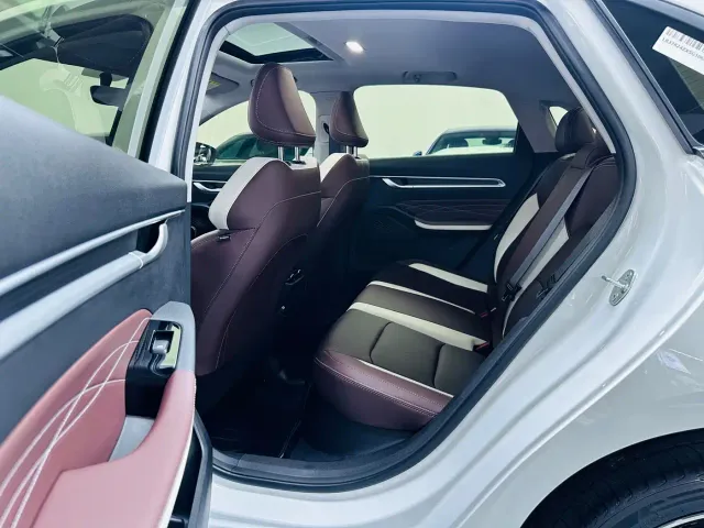 Geely Emgrand — Фото автомобиля 9
