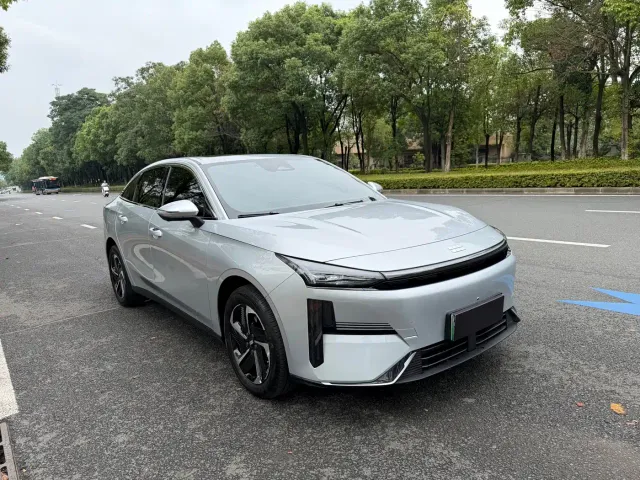 Geely Galaxy L6 — Фото автомобиля 3