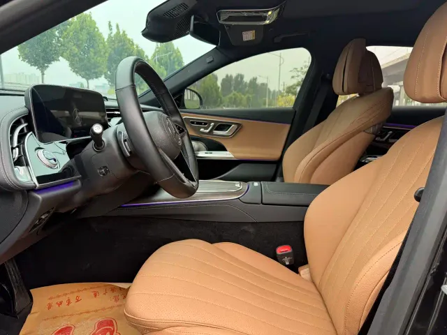 Mercedes-Benz E-Class — Фото автомобиля 4