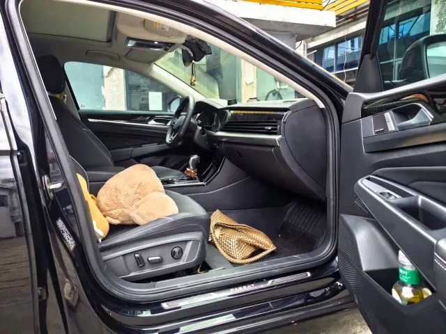 Volkswagen Passat — Фото автомобиля 9