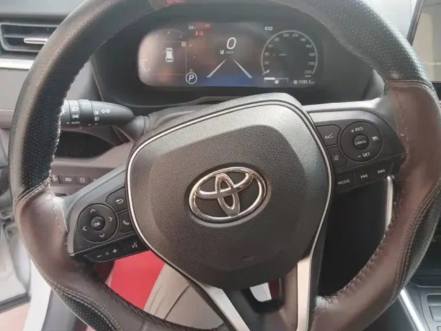 Toyota RAV4 — Фото автомобиля 14