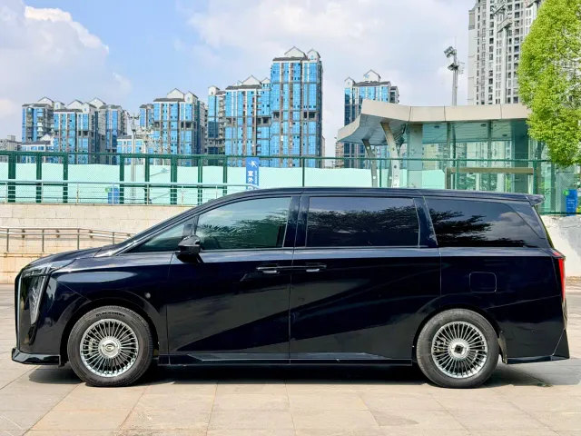 GAC Trumpchi E9 — Фото автомобиля 3