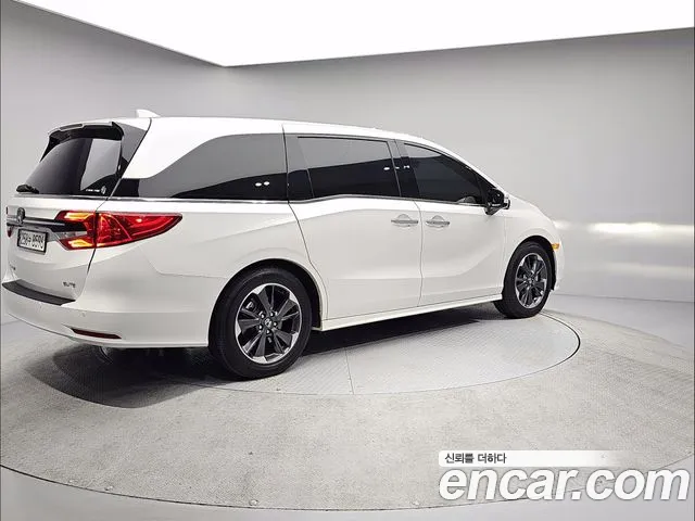 Honda Odyssey — Фото автомобиля 2