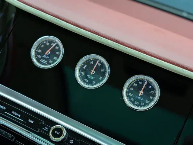 Bentley Flying Spur — Фото автомобиля 20