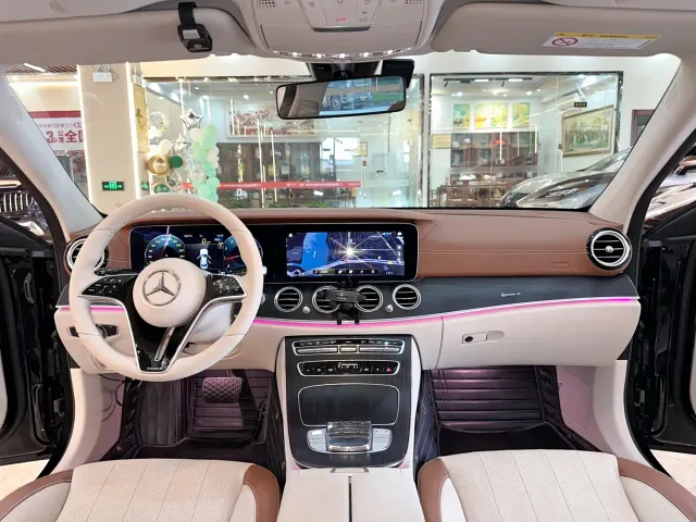 Mercedes-Benz E-Class — Фото автомобиля 16