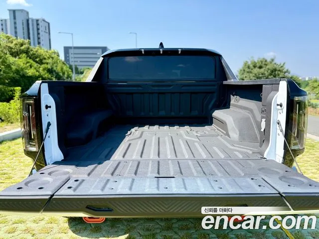 GMC Hummer EV — Фото автомобиля 8