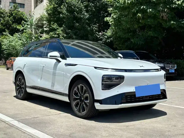 Xpeng G9 — Фото автомобиля 3