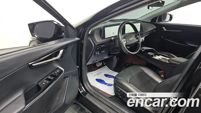Kia EV6 — Фото автомобиля 15