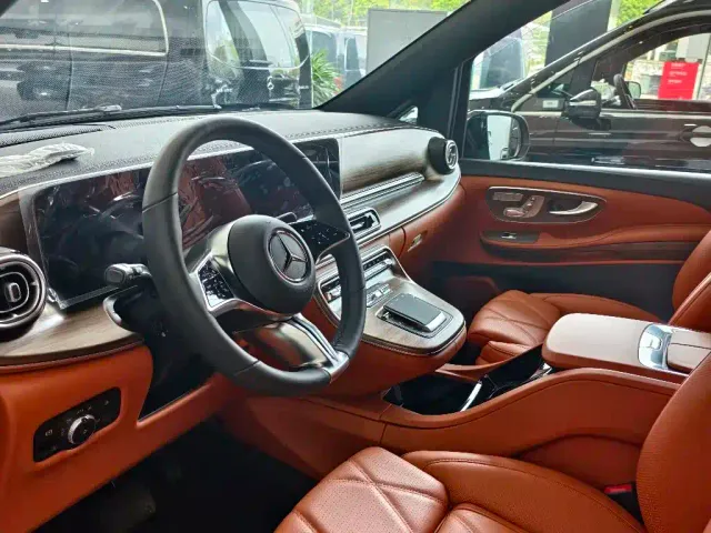 Mercedes-Benz V-Class — Фото автомобиля 4