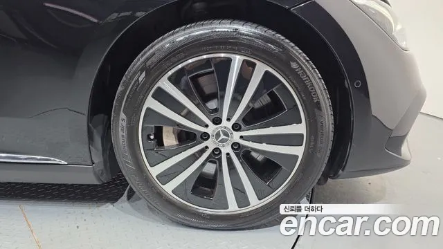 Mercedes-Benz EQE V295 — Фото автомобиля 5