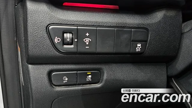 Kia Niro — Фото автомобиля 28
