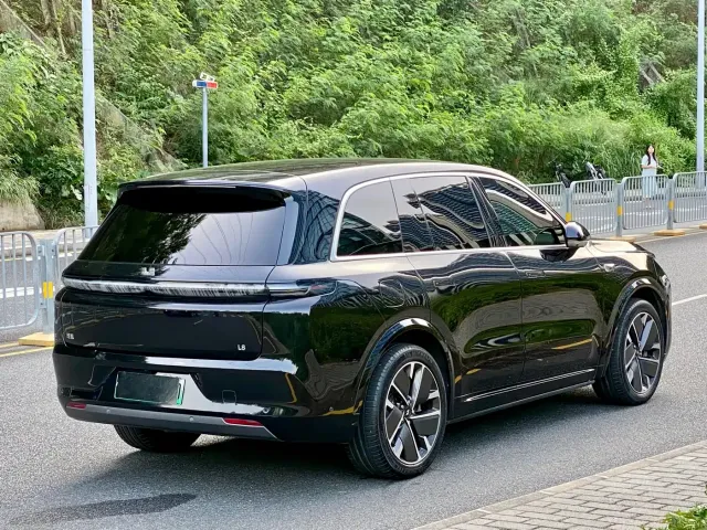 Li Auto L8 — Фото автомобиля 5