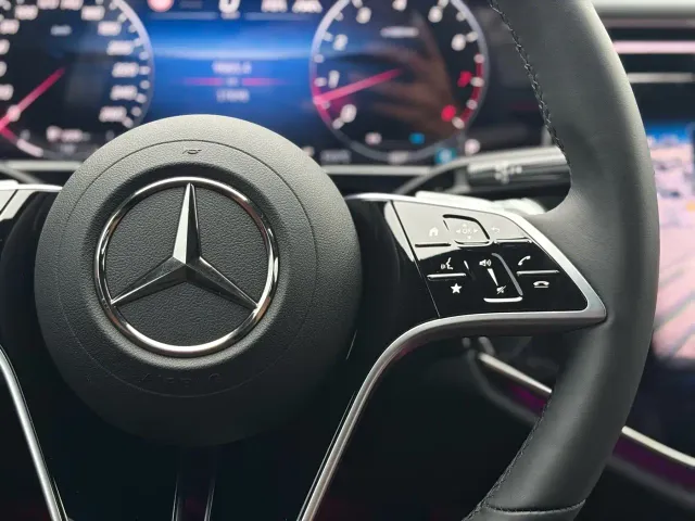 Mercedes-Benz E-Class — Фото автомобиля 16