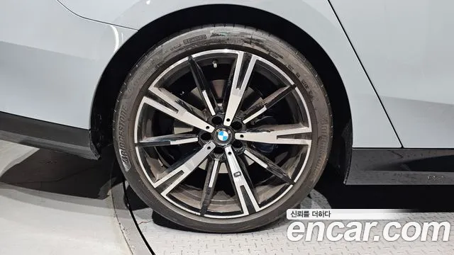 BMW 5-Series 5 серия (G60) 530i xDrive M Sport — Фото автомобиля 5
