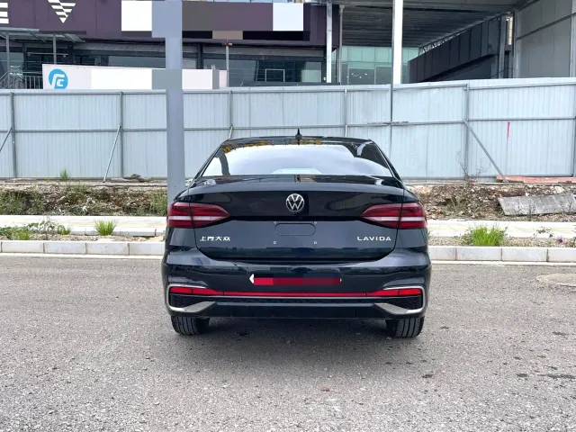 Volkswagen Lavida — Фото автомобиля 8