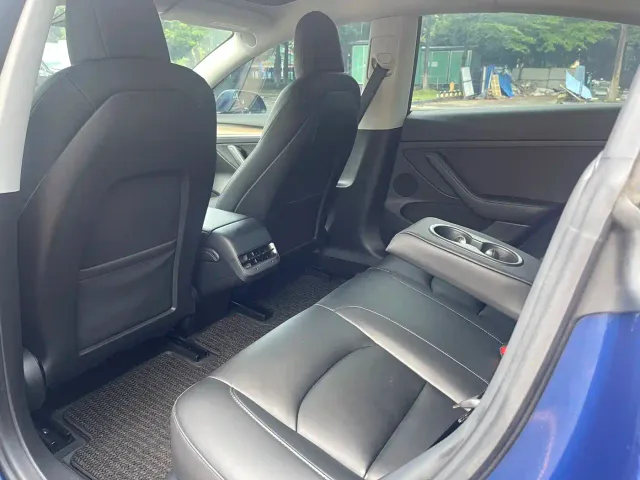 Tesla Model 3 — Фото автомобиля 13
