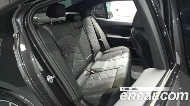 BMW 5 Series G60 — Фото автомобиля 17