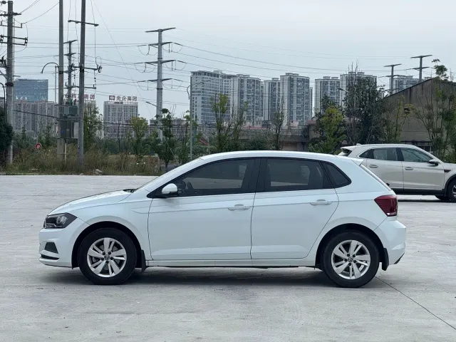 Volkswagen Polo — Фото автомобиля 8